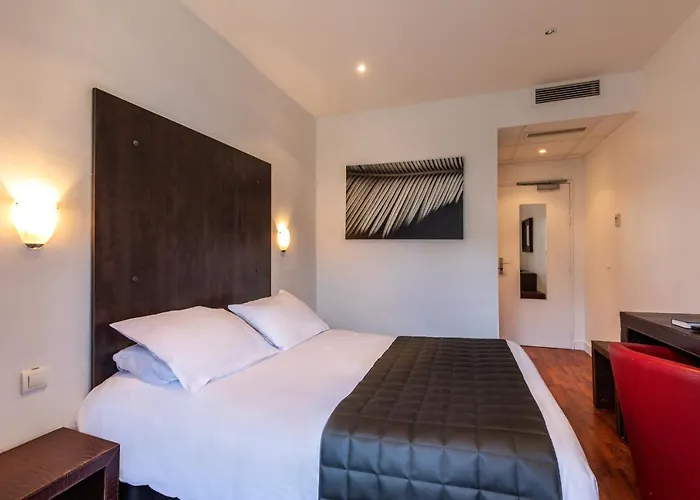 Hotel Jeanne D'arc 4*