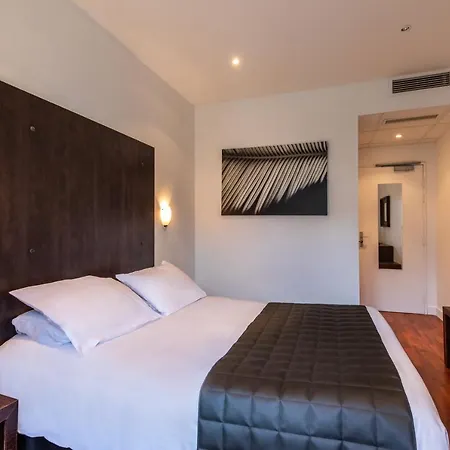 Hotel Jeanne D'arc 4*
