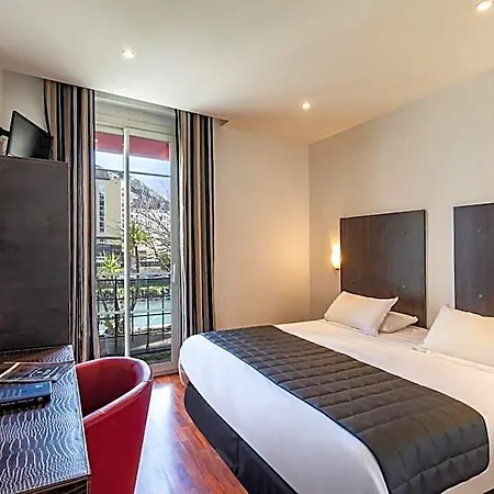 Hotel Jeanne D'arc 4*