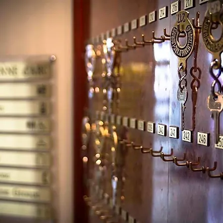 Jeanne D'arc Hotel