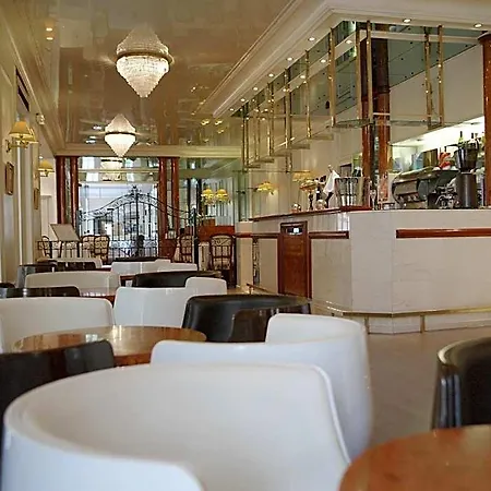 Hotel Jeanne D'arc 4*