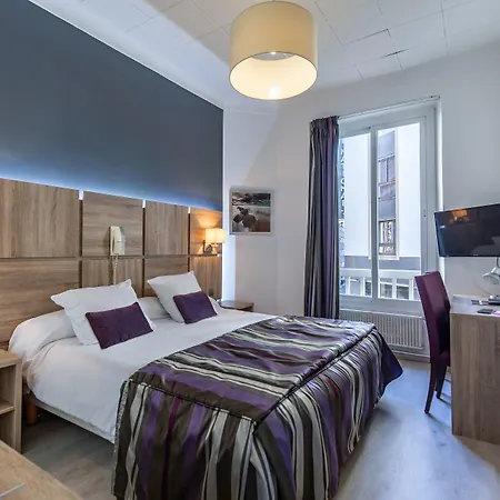 Hotel Jeanne D'arc 4*