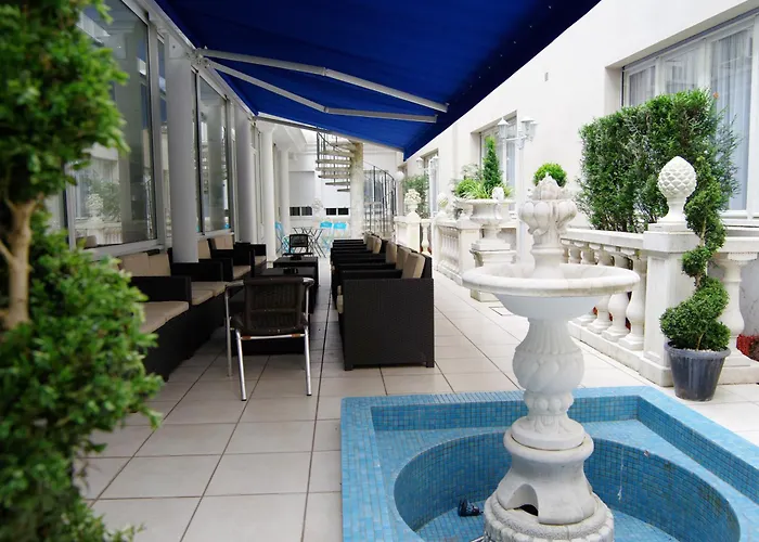 Hotel Jeanne D'arc 4*