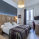 Hotel Jeanne D'arc 4*