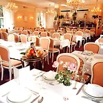 Hotel Jeanne D'arc 4*