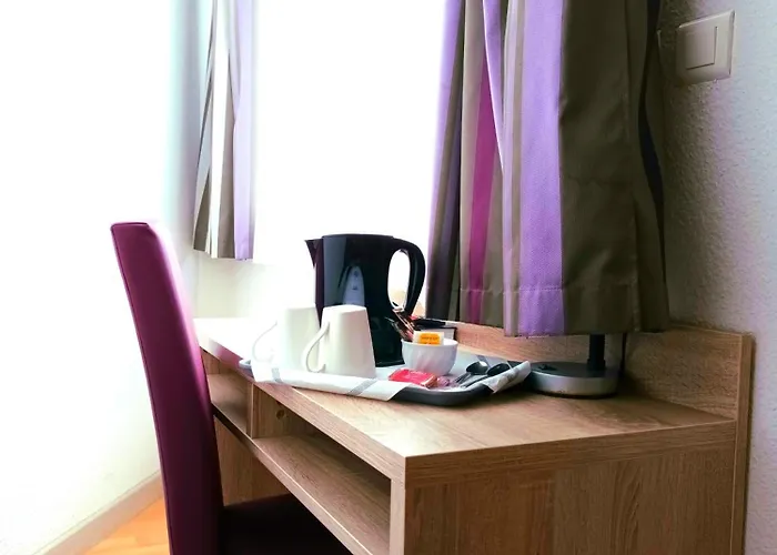 Hotel Jeanne D'arc 4*