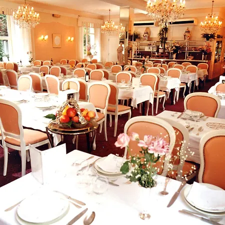 Hotel Jeanne D'arc 4*